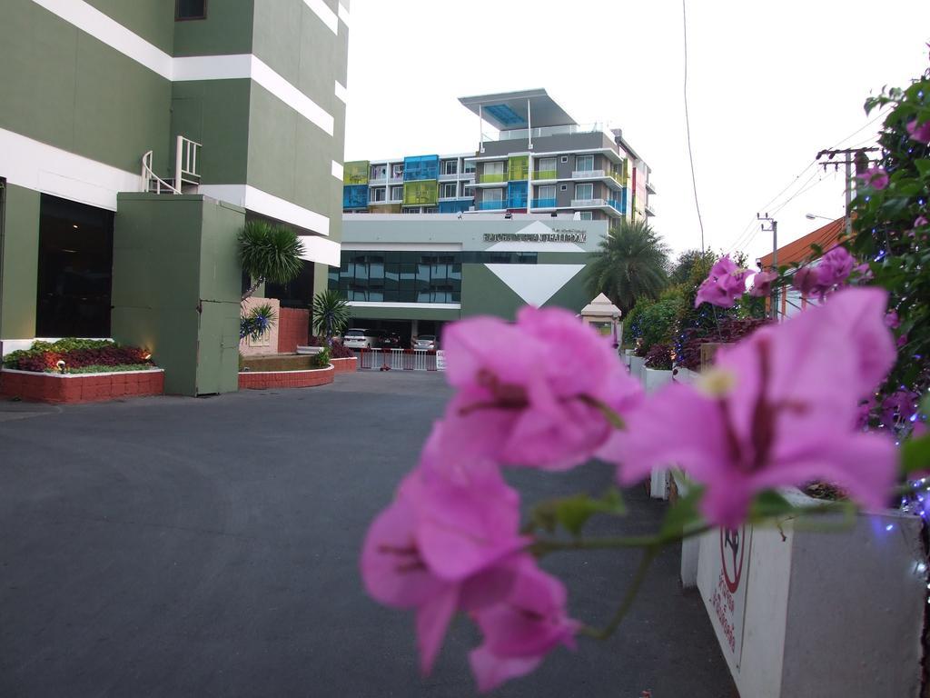 Ratchada City Hotel Bangkok Extérieur photo