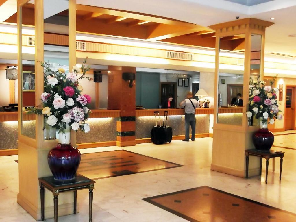 Ratchada City Hotel Bangkok Extérieur photo