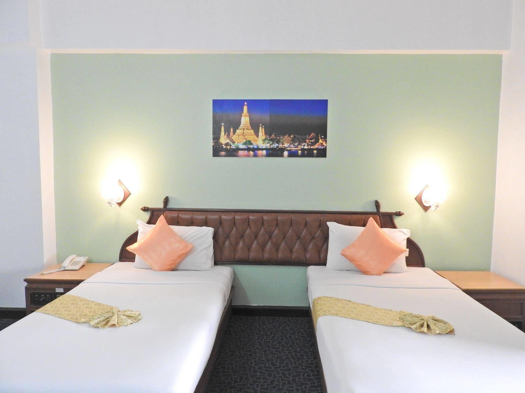 Ratchada City Hotel Bangkok Extérieur photo