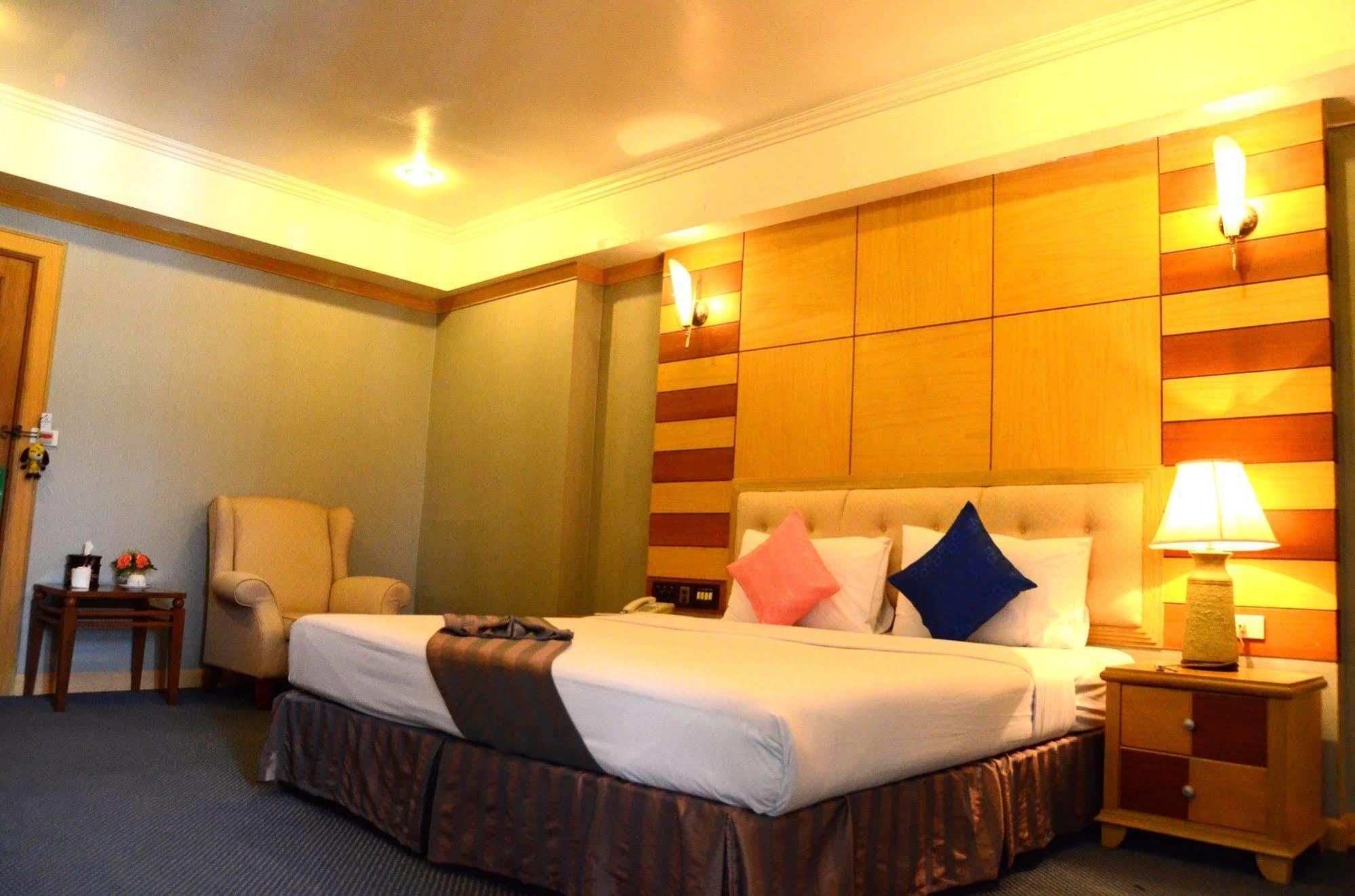 Ratchada City Hotel Bangkok Extérieur photo